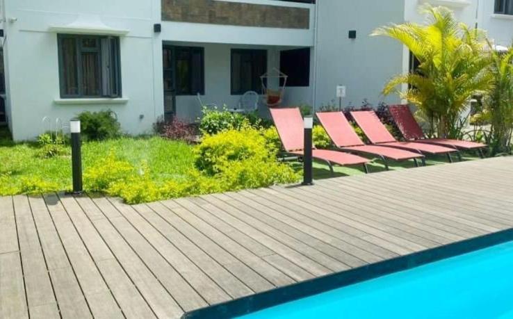 Sunkissed - Brand New Beach Apartment Located 50M From Beach Flic en Flac Exterior photo